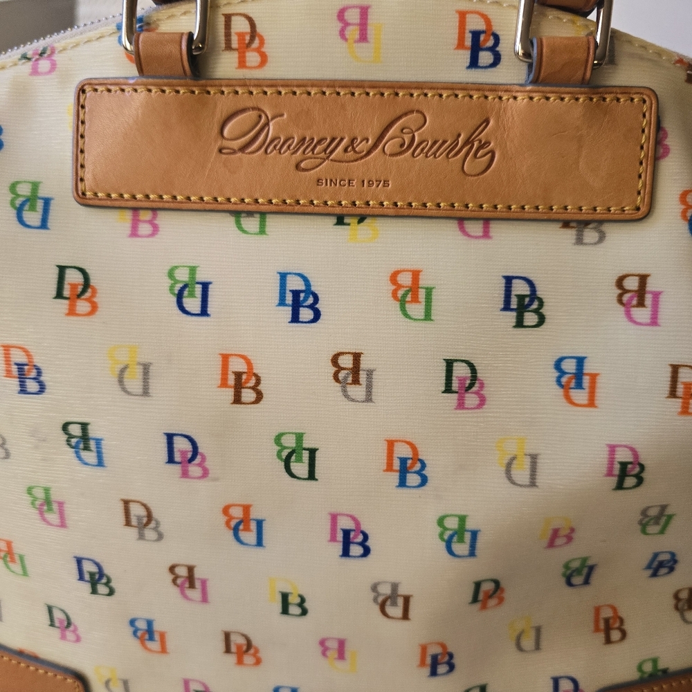🩷🩵Y2K Dooney & Bourke Rainbow Signature Handbag🩷💛🩵🧡